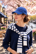 Blauwe Pet met Bloemendetail