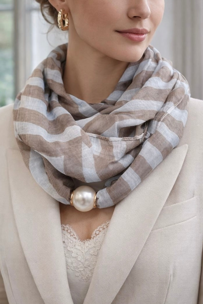 Luxe Gestreepte Sjaal met Parel - Taupe