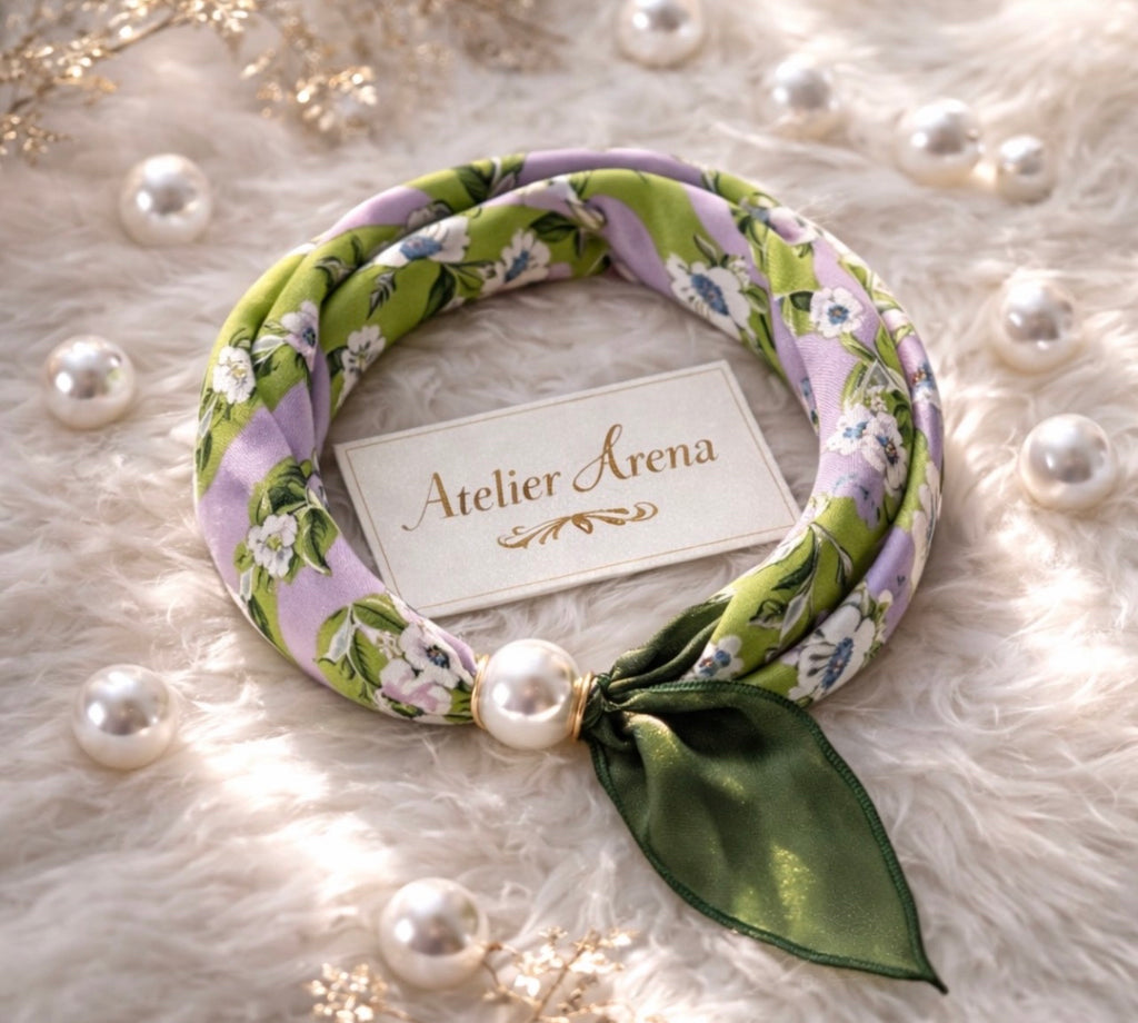 Foulard lilas-vert à motif floral et perle