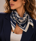 Satijnen Sjaal met Blauw Toile de Jouy Design