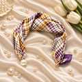 Purple Pearl – Satijnen Sjaal met Parelsluiting