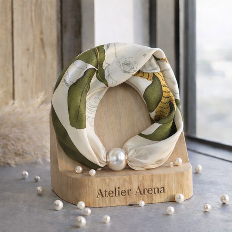 Zijden Sjaal met Parel - Groen Crème Bloemenprint