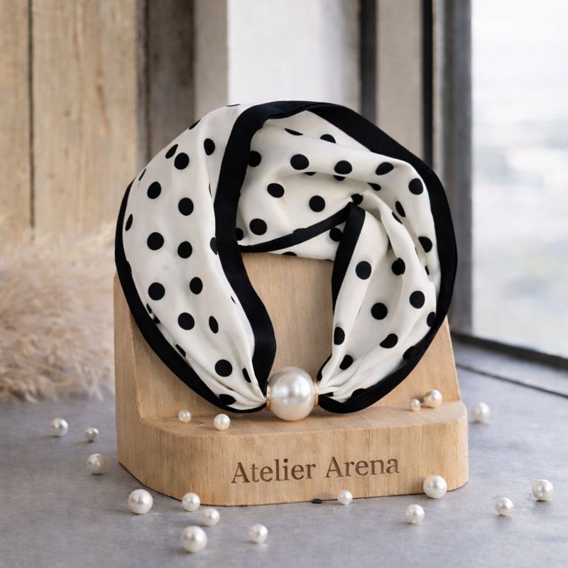 Polkadot Sjaal met Zwarte Rand