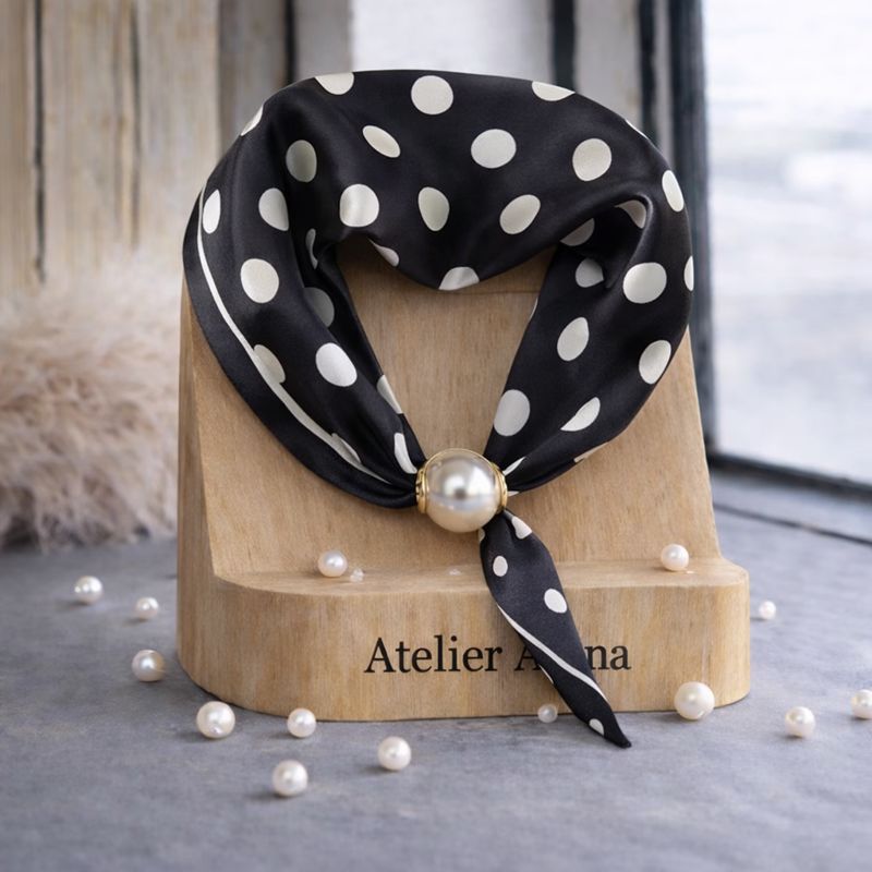 Zwarte Sjaal met Witte Polkadots