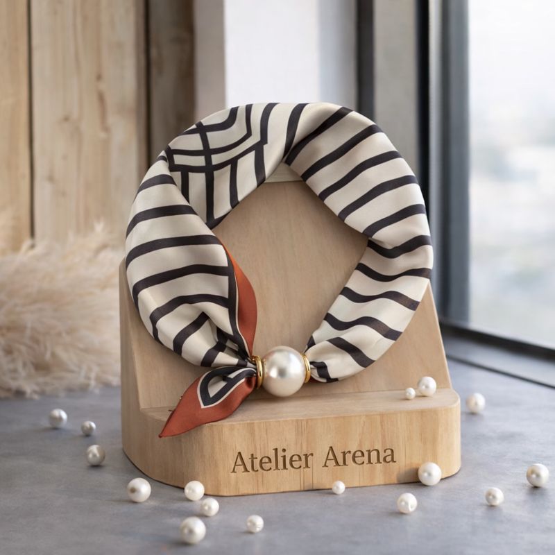 Zijden Sjaal met Parel - Zwart Wit Strepen Oranje